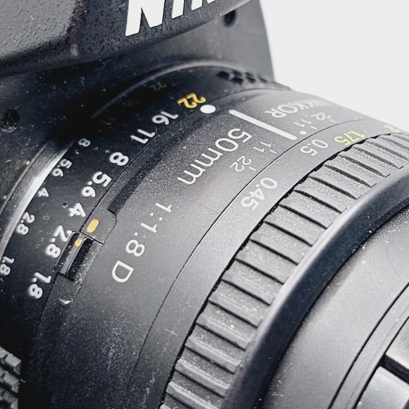 Nikon D90 DSLR Camera w/ 50mm 1.8 & 18-105mm 3.5-5.6 Lenses - Picture 4 of 14